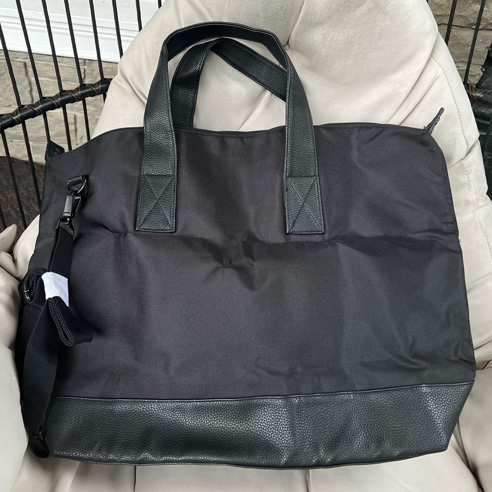 YVES SAINT LAUREN PERFUME BLACK TRAVEL BAG - Picture 5 of 16